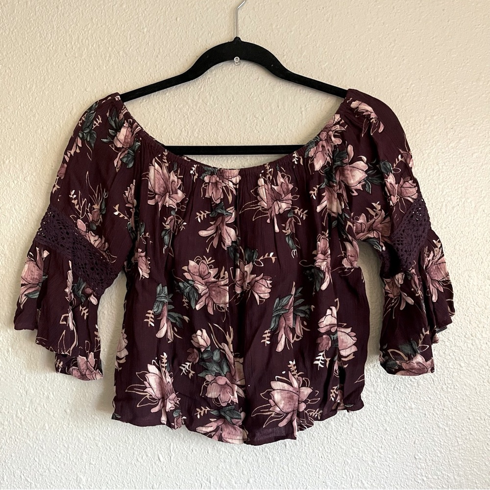 3/$20 🛍️ Floral Off-shoulder Top